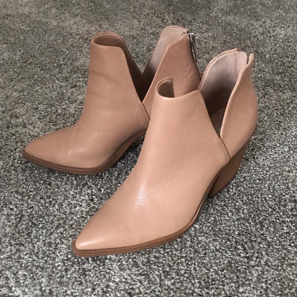 Vince Camuto booties size 7.5. Good condition and worn a few times!